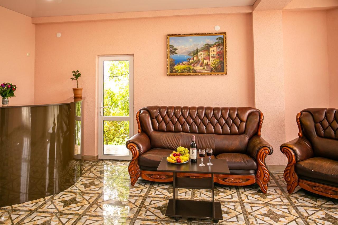 Sanzazila Hotel Gudauta Exterior photo